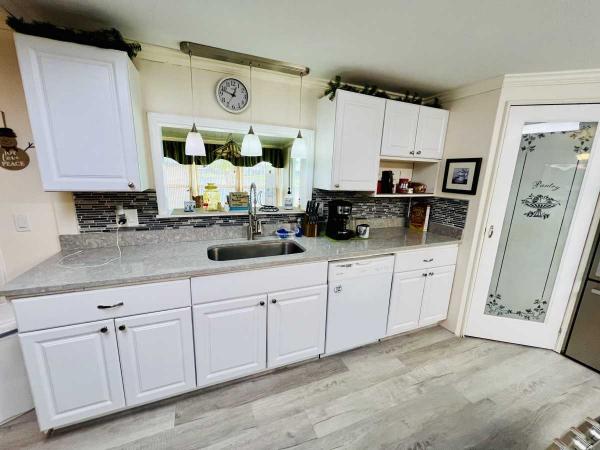 1985 Dutc Manufactured Home