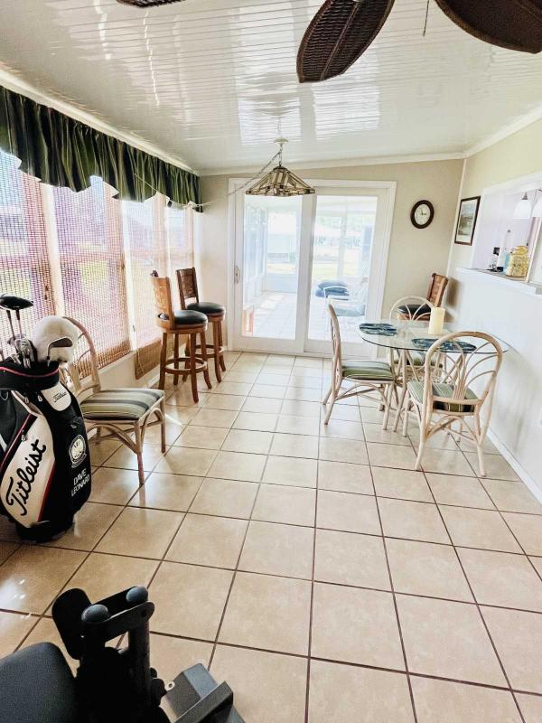 1985 Dutc Manufactured Home