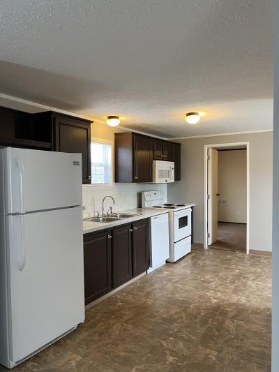 Photo 5 of 12 of home located at 1840 Collins Ct #14 Milford, MI 48381