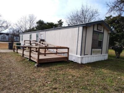 Mobile Home at 708 E Colorado St Victoria, TX 77901