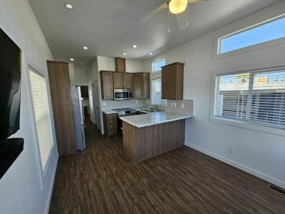 Photo 2 of 18 of home located at 303 N. Lindsay Rd. L-092 Mesa, AZ 85213