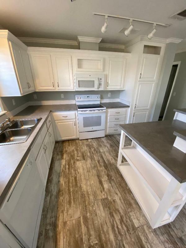 2020 Jacobsen 2421A Mobile Home