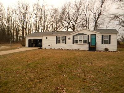 Mobile Home at 862 Lancaster Manitou Beach, MI 49253