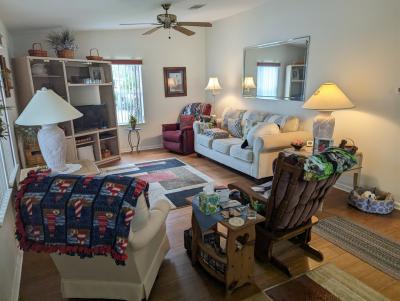 Photo 4 of 15 of home located at 199 Montauk Ct Auburndale, FL 33823