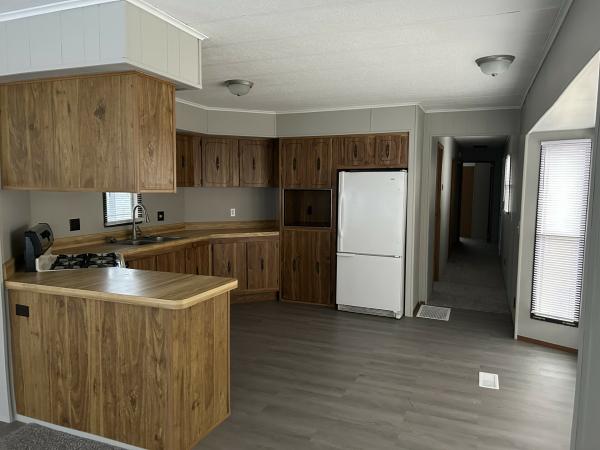 1984 Parkwood Homes mobile Home