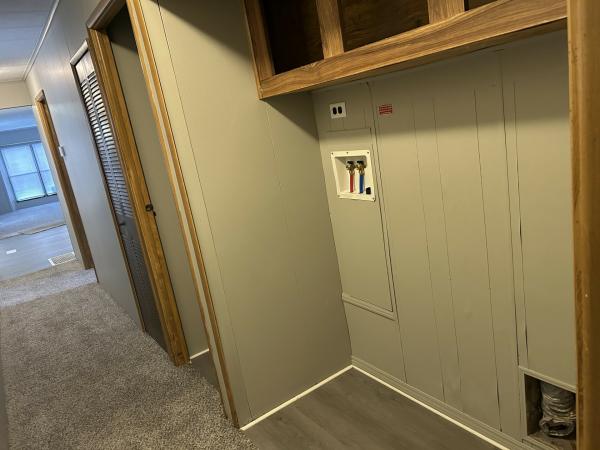 1984 Parkwood Homes mobile Home