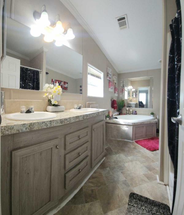 2020 NOBILITY HOMES 52ED(10) Manufactured Home