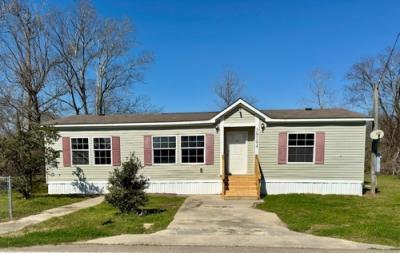 Photo 1 of 12 of home located at 39194 W Worthy Rd Gonzales, LA 70737