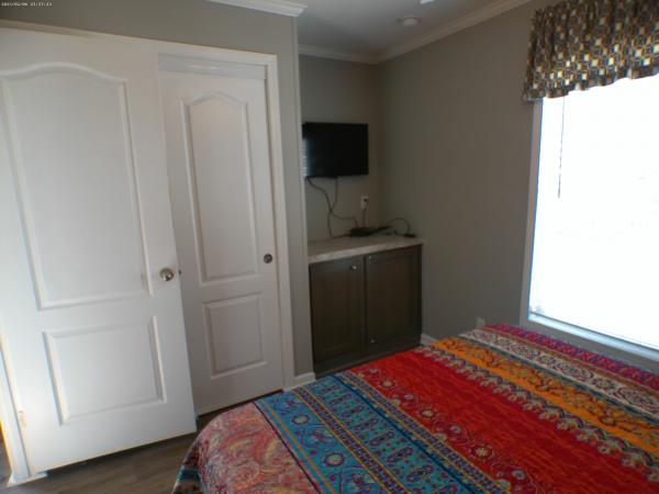 2017 CHAMPION RH1431Z Mobile Home