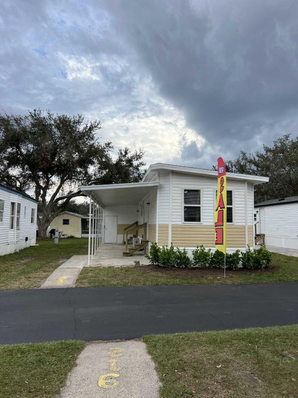 Photo 1 of 2 of home located at 911 Chief Hopi Saint Cloud, FL 34772