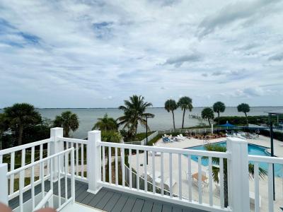 Photo 5 of 21 of home located at 2536 NE Heron's Walk Jensen Beach, FL 34957