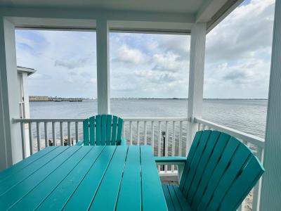 Photo 2 of 25 of home located at 451 NE Pier Way Jensen Beach, FL 34957