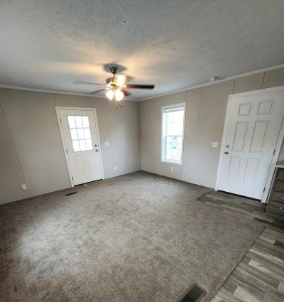 Photo 3 of 23 of home located at 10610 East St Rt 762 #32 #32B Lockbourne, OH 43137