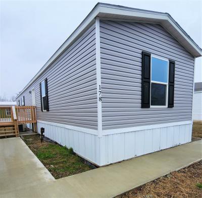 Mobile Home at 10610 East St Rt 762 #178 #178B Lockbourne, OH 43137