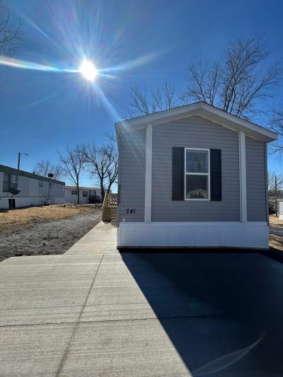 Silver Creek Mobile Home Park in Davenport, IA | MHVillage