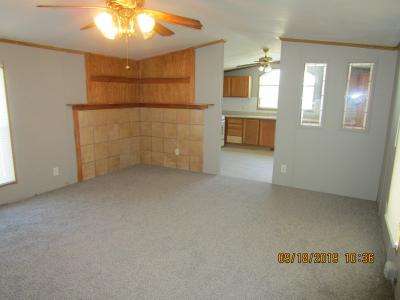 Mobile Home at 164 Delaware Circle Lot 164De Elyria, OH 44035