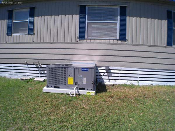 1974 Hillcrest Manufactured Home