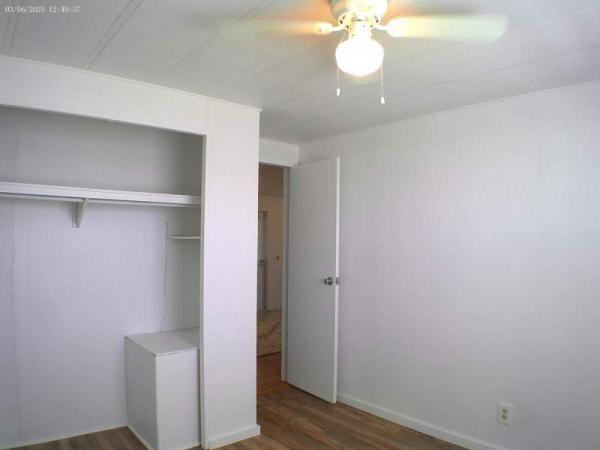 1974 Hillcrest Manufactured Home