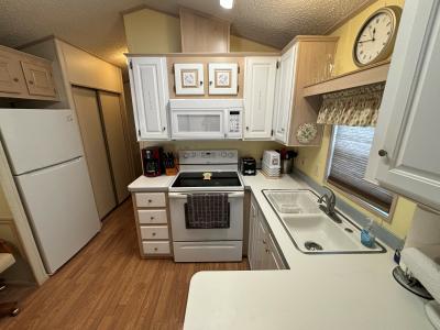 Photo 4 of 11 of home located at 37545 Arch Lane Zephyrhills, FL 33541