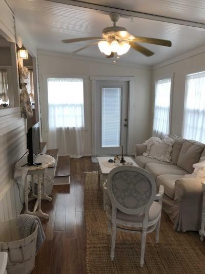 Photo 3 of 13 of home located at 3494 Andrew Circle Lot #V06 Avon Park, FL 33825