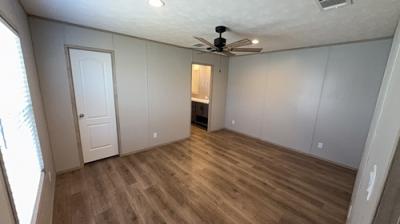 Photo 4 of 25 of home located at 6100 E Rancier Ave Lot 286 Killeen, TX 76543