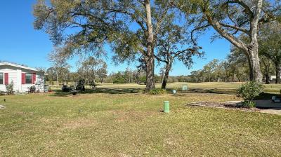Photo 3 of 18 of home located at 626 Cedar Ln Lady Lake, FL 32159