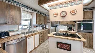 Photo 5 of 18 of home located at 626 Cedar Ln Lady Lake, FL 32159