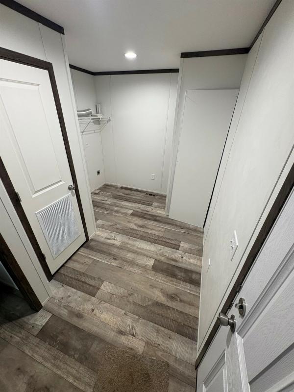 2025 COLONY E10 A32091P28  Home