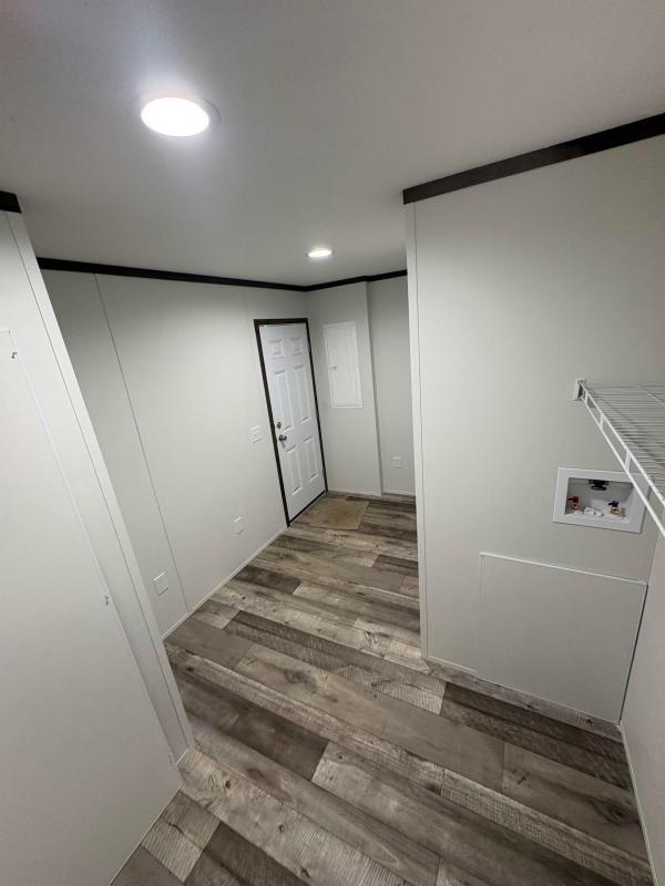 2025 COLONY E10 A32091P28  Home