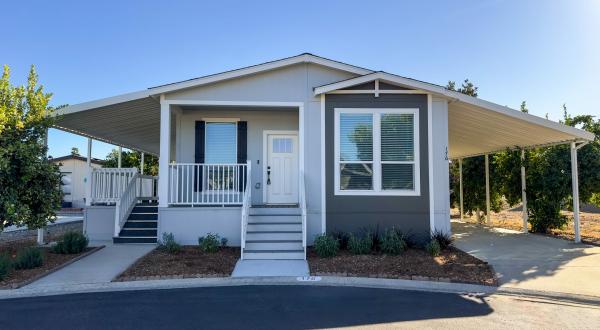 2023 Clayton HIP-2452-3A  Home