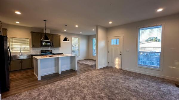 2023 Clayton HIP-2452-3A  Home