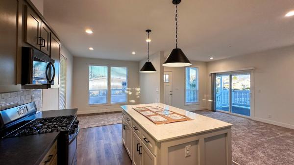 2023 Clayton HIP-2452-3A  Home