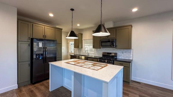 2023 Clayton HIP-2452-3A  Home