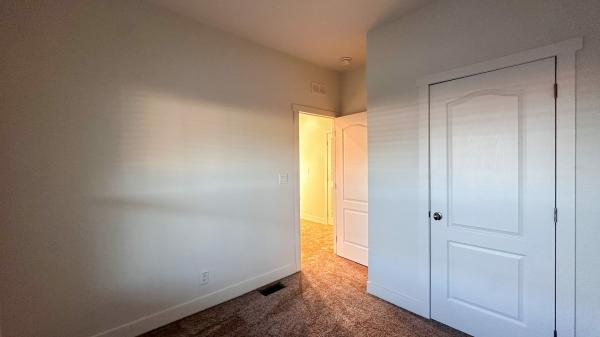 2023 Clayton HIP-2452-3A  Home