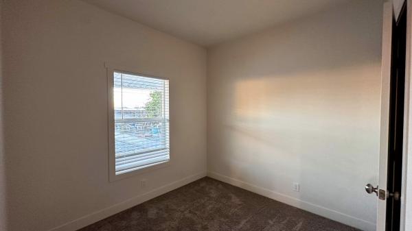 2023 Clayton HIP-2452-3A  Home
