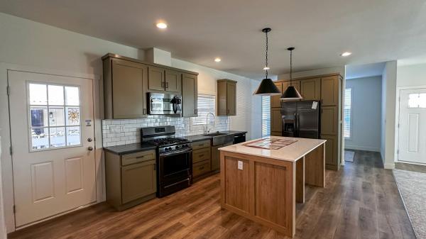 2023 71HIP28563AH23  Home