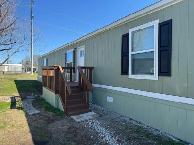 Photo 4 of 29 of home located at 111 Shady Grove #Shady111 Sanger, TX 76266