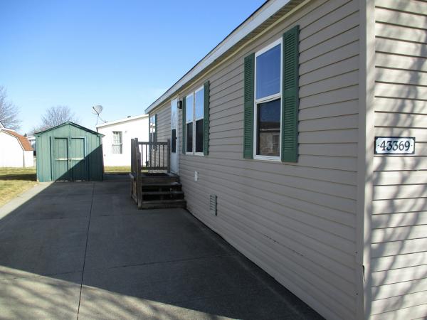 1998 Fleetwood n/a Mobile Home