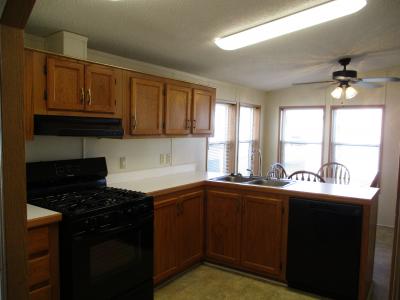 Photo 5 of 20 of home located at 43369 Eureka Dr Clinton Township, MI 48036