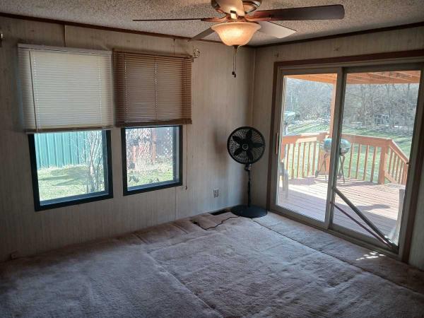 1988 Parkwood Manufactured Home