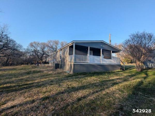 Photo 1 of 2 of home located at Crazy Red's Mobile Homes 8451 Palmer Ln Ponder, TX 76259