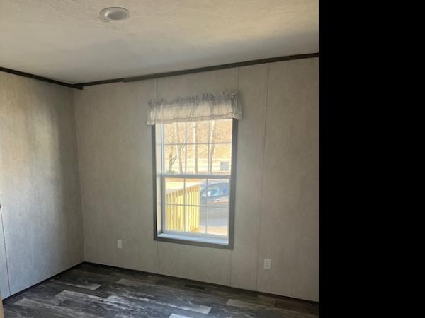 2025 EAGLE RIVER 58 LC-52G351  Home