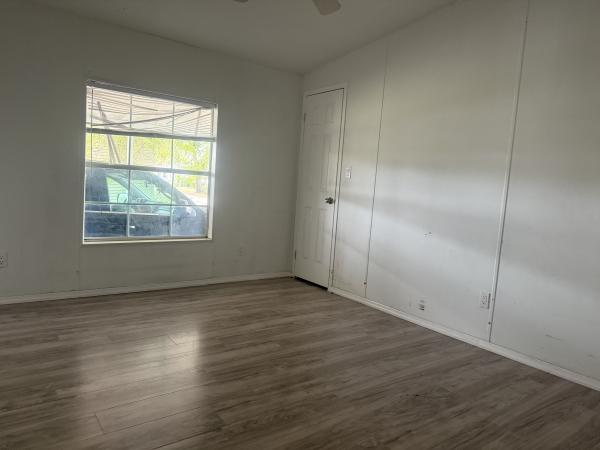2000 Skyline B425-CT Mobile Home