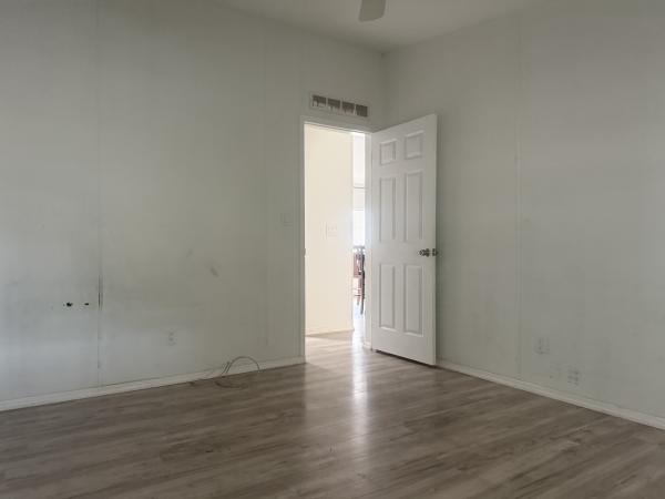 2000 Skyline B425-CT Mobile Home