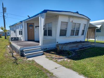 Photo 2 of 20 of home located at 9 Imperial Ave Palmetto, FL 34221