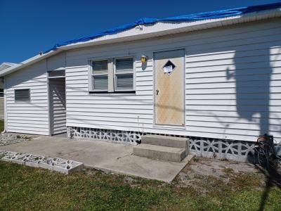 Photo 3 of 16 of home located at 9 Imperial Ave Palmetto, FL 34221