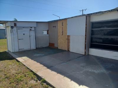 Photo 3 of 20 of home located at 41 Larkspur Ave Palmetto, FL 34221