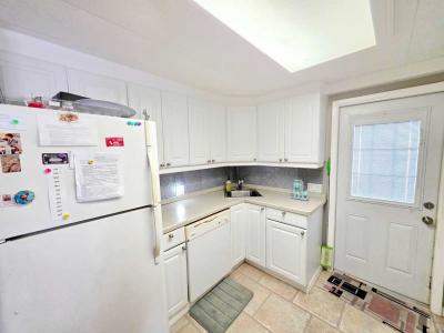 Photo 5 of 21 of home located at 2505 East Bay Dr. Largo, FL 33771