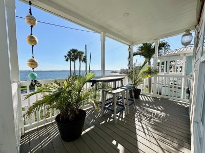 Photo 4 of 22 of home located at 10 NE Nautical Dr Jensen Beach, FL 34957