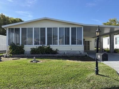 Photo 2 of 8 of home located at 23 E Hampton Dr Auburndale, FL 33823